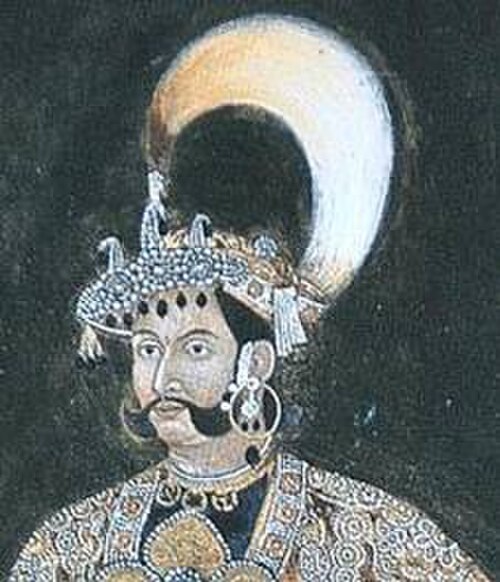 ماثابار سينغ ثابا بالزي الملكي