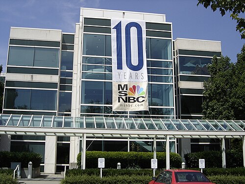 احتفلت قناة MSNBC بالذكرى السنوية العاشرة لتأسيسها في عام 2006.