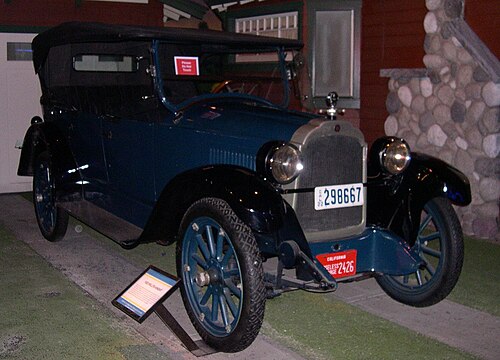 سيارة ويليز-نايت موديل 20 لعام 1922 معروضة في متحف بيترسن للسيارات