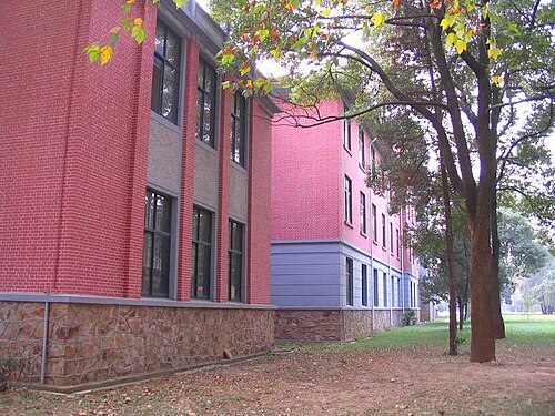 مبنى إدارة جامعة وسط الصين للمعلمين