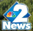 رقم 2 أبيض بخط هندسي جريء بدون زوائد على يمين شعار طاووس NBC، فوق شكل ماسي أزرق، مع كلمة "أخبار" أسفله