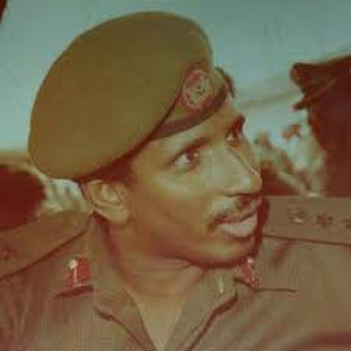 صورة شخصية لمحمد بيلو كاليل بالزي العسكري الرسمي لأغراض التعريف