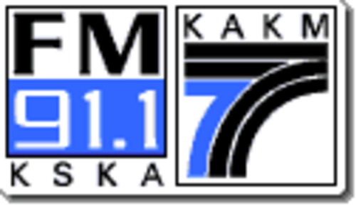 شعار "الخط 7" السابق لمحطة KAKM، مع المحطة الشقيقة KSKA