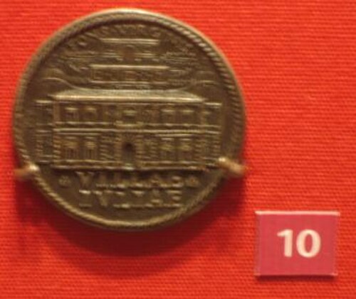 ميدالية من عام 1935 في المتحف البريطاني